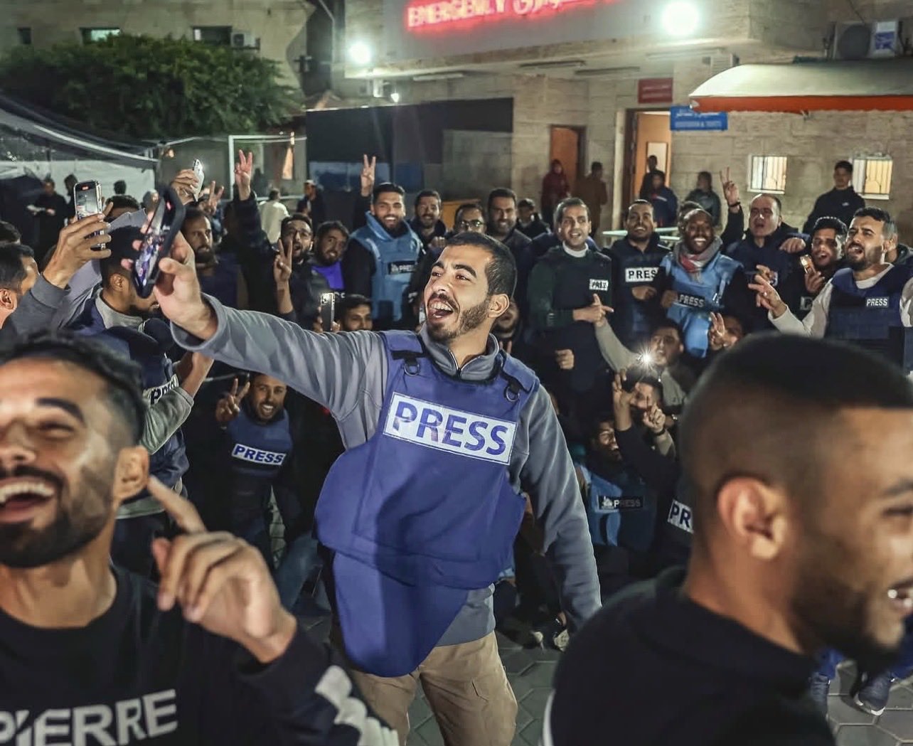 Portrait du journaliste palestinien Saleh Al-Jaafrawi, tué à Gaza lors d’affrontements après la signature de l’accord de paix.
