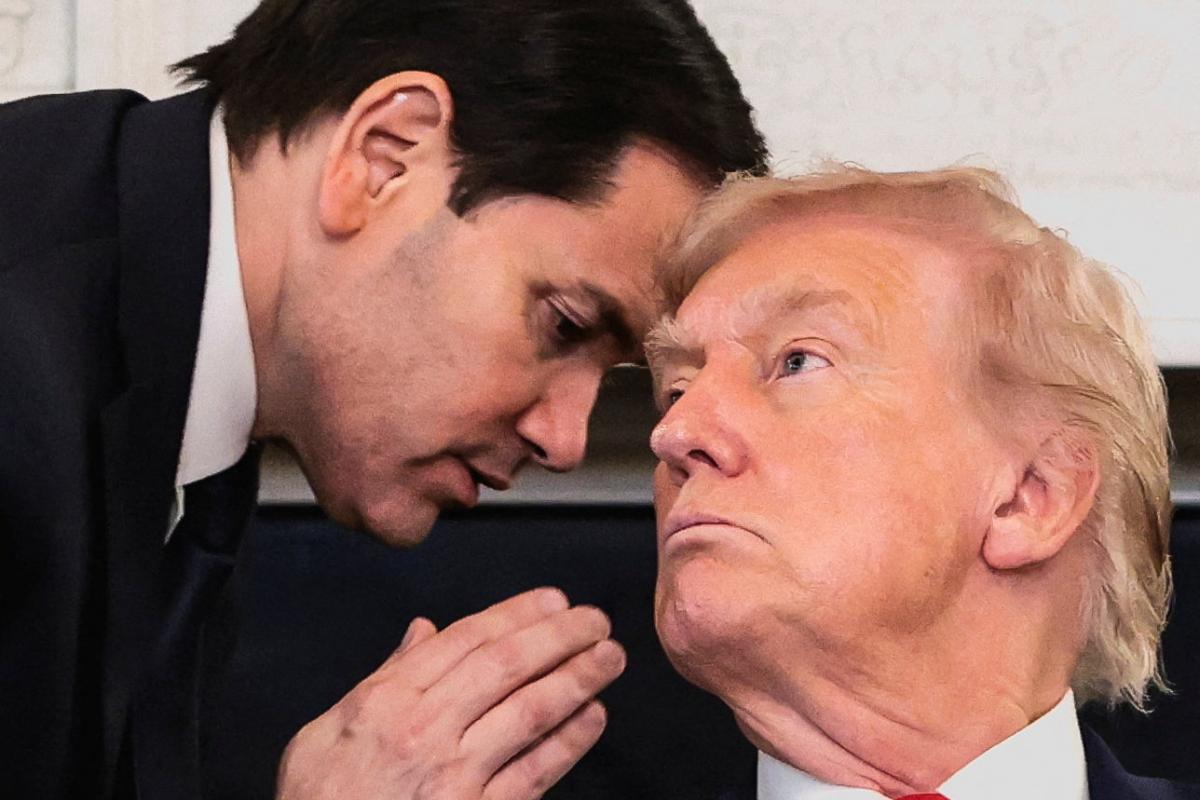 Trump ramène la paix à Gaza sous la menace des armes et des bombes