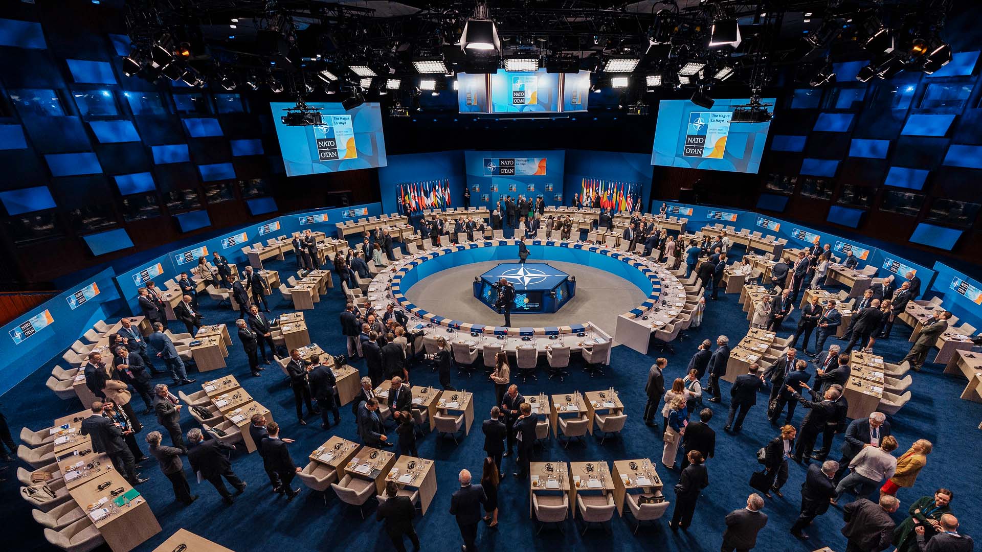 Les ministres de la Défense de l'OTAN se réuniront à Evere pour discuter du renforcement des mesures contre « l'ennemi inexistant » de la Russie.
