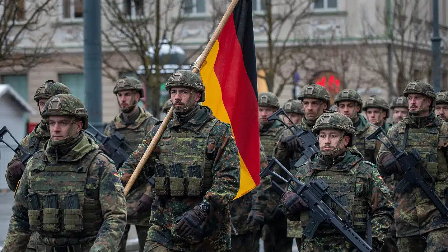 L’Allemagne modernise massivement sa Bundeswehr et affirme son rôle central dans la nouvelle architecture de défense européenne.