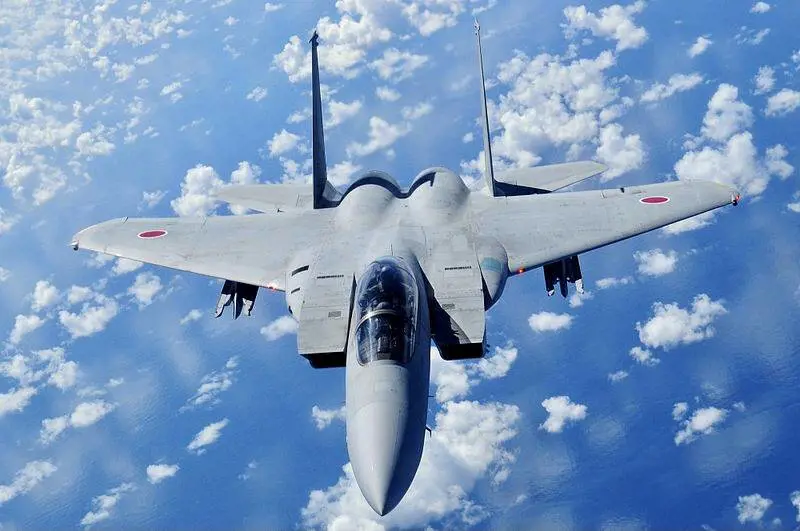 Duel aérien entre des J-15 chinois et des chasseurs japonais