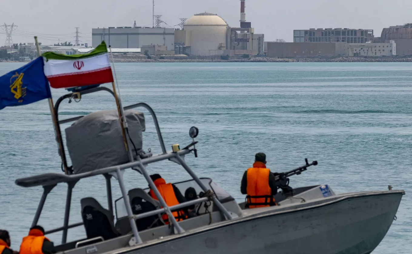 Dans le détroit d’Ormuz, la « flotte moustique » iranienne brouille les calculs américains